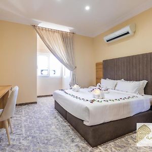 Lavent Park Hotel Suites